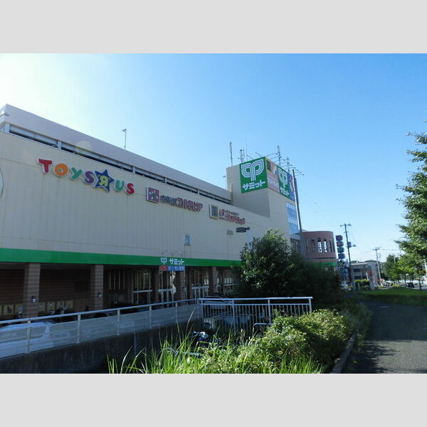 現地周辺 (東寺方ショッピングセンター)