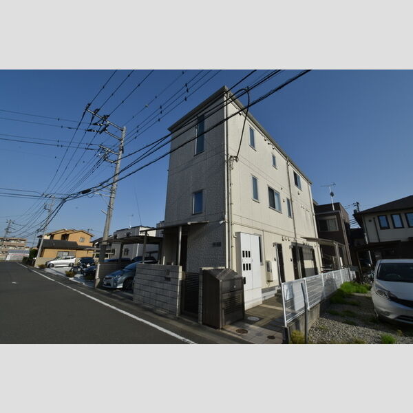 駐車場 (建物外観)