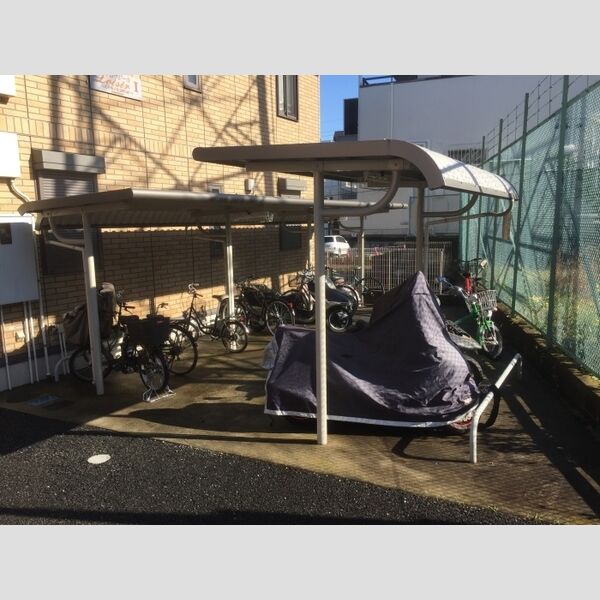 現地周辺 (屋根付駐輪場)
