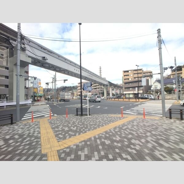 現地周辺 (多摩モノレール大塚・帝京大学駅前(2017.2月撮影))