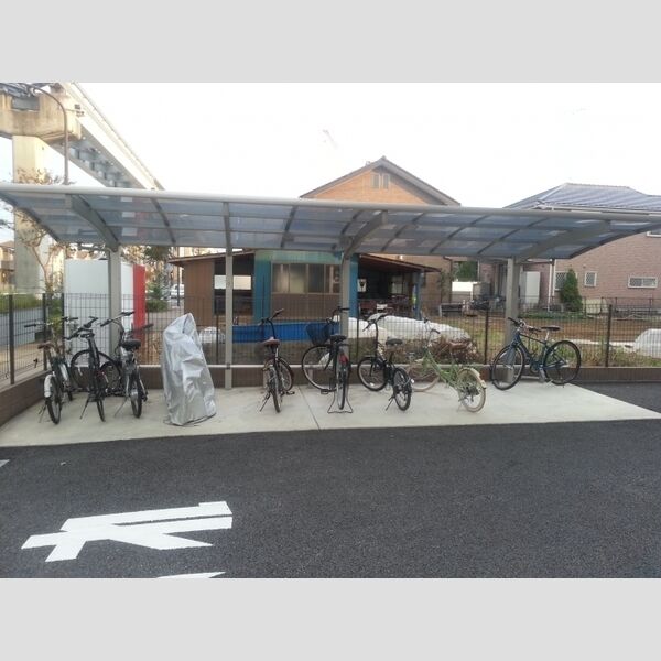 現地周辺 (屋根付駐輪場)