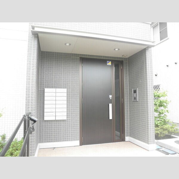 現地周辺 (建物エントランス)