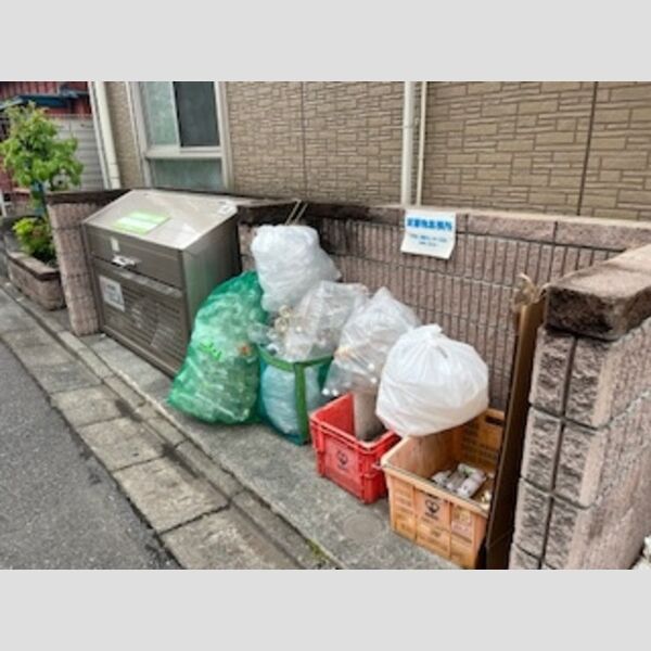 現地周辺 (ゴミ置場)