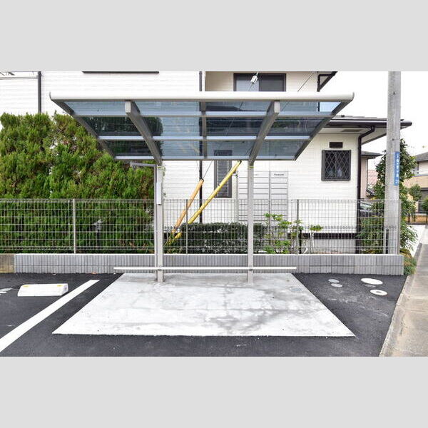 現地周辺 (屋根付駐輪場)