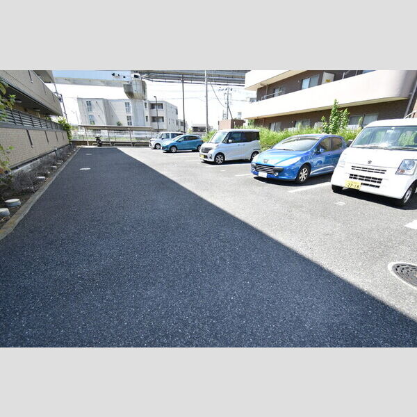 駐車場 (駐車場)