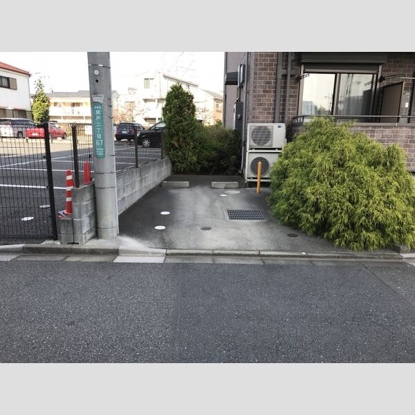 駐車場 (駐車場)