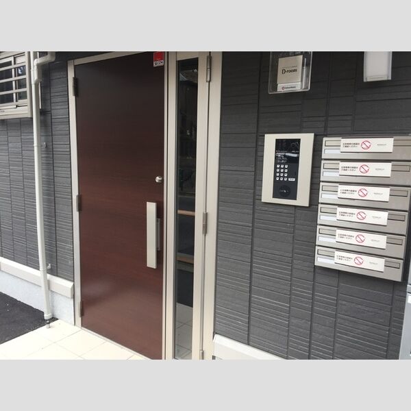 エントランス (建物エントランス)