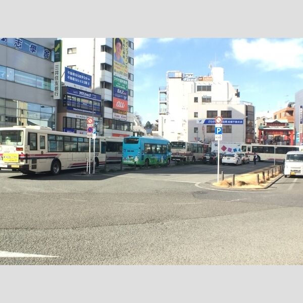 現地周辺 (高幡不動駅前)
