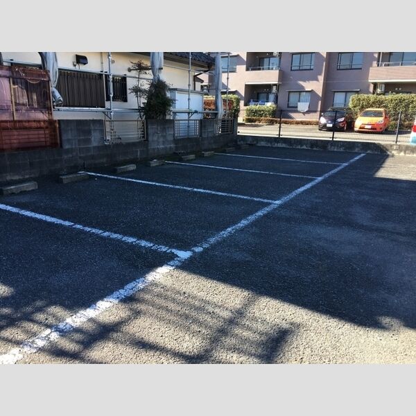 駐車場 (駐車場)