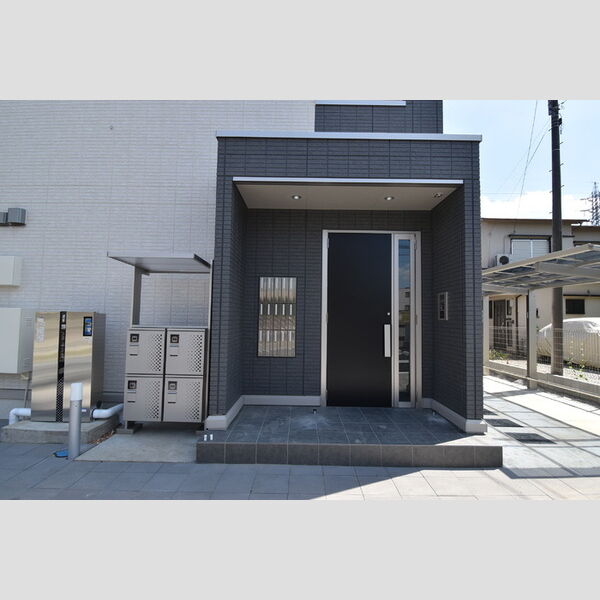 エントランス (建物入り口)