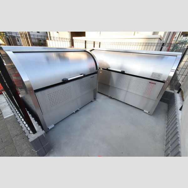 現地周辺 (入居者専用ゴミ置き場)