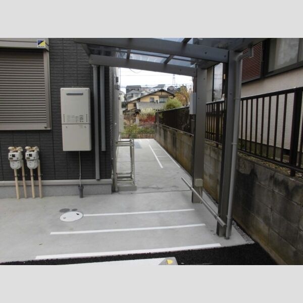 現地周辺 (駐輪場)