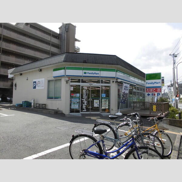 現地周辺 (ファミリーマート町田小山ヶ丘三丁目店(537m))