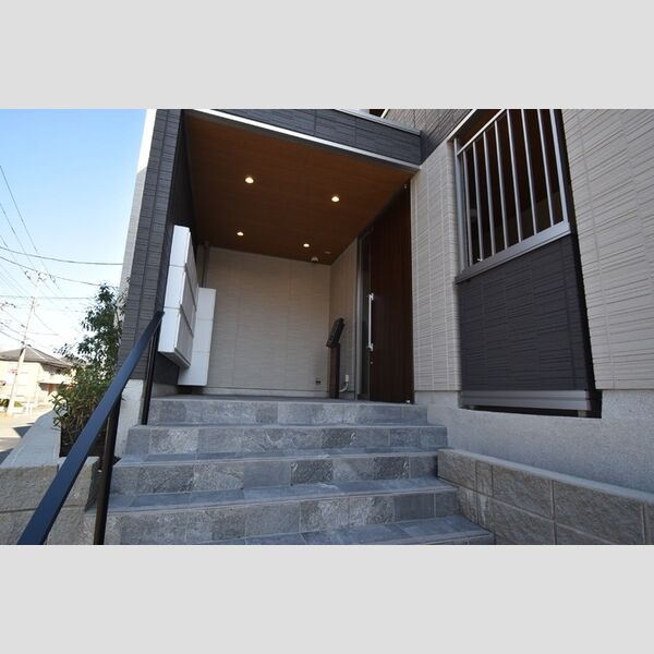 エントランス (建物入り口)