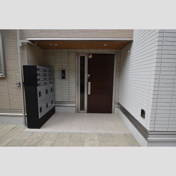 エントランス (建物入り口)