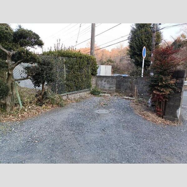 現地周辺 (駐車場)