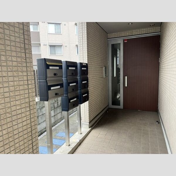 エントランス (エントランス)