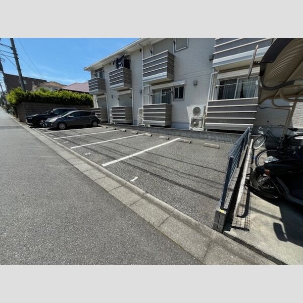 駐車場 (駐車場)