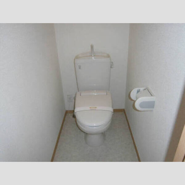 トイレ (トイレ)