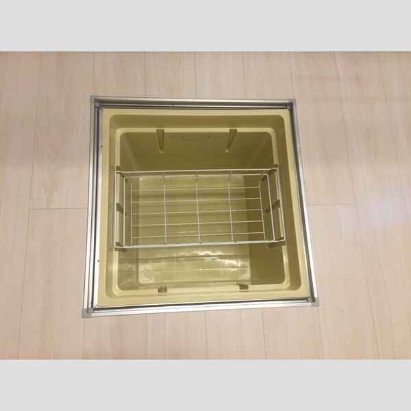 収納 (床下収納庫)