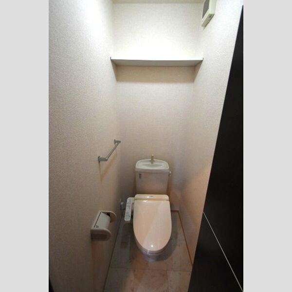 トイレ (温水洗浄暖房便座)