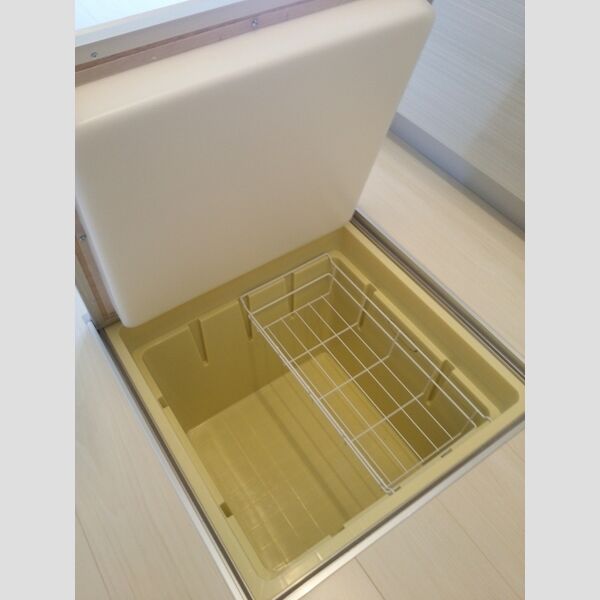 キッチン (キッチンに床下収納があります)