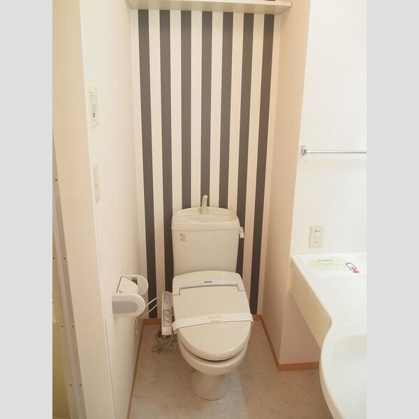 トイレ (温水洗浄暖房便座)