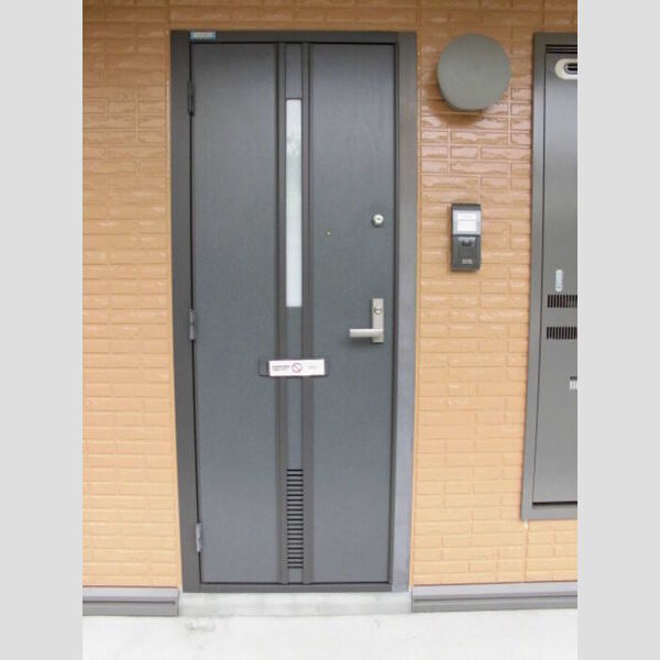 玄関 (玄関前(1キー2ロックです))