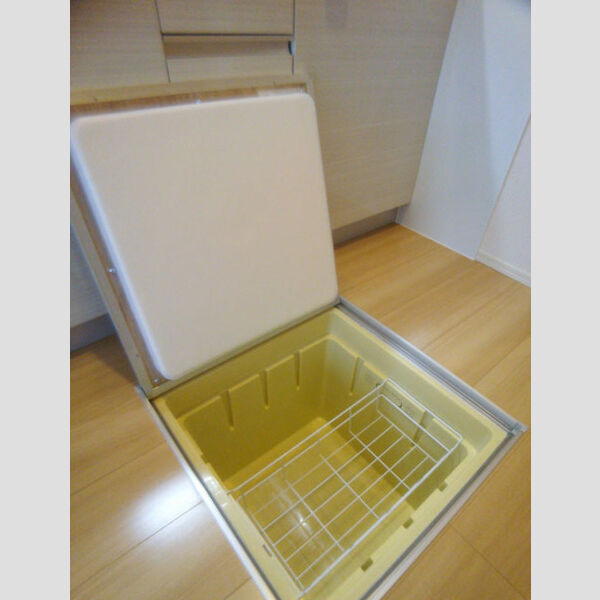 収納 (キッチン床下収納)