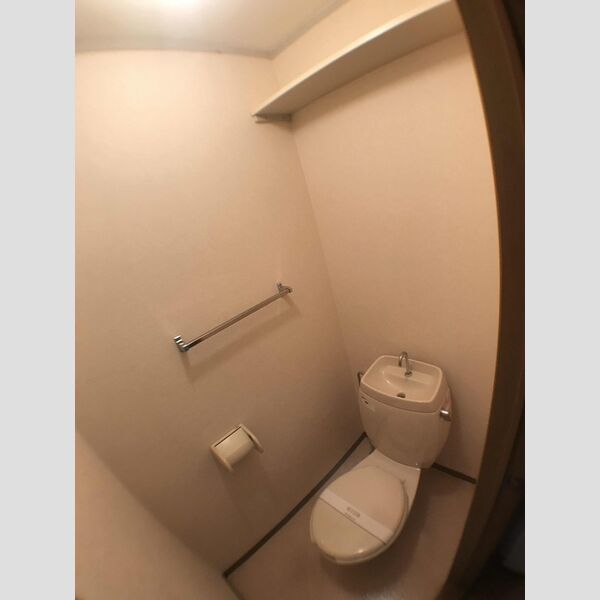 トイレ (トイレ)