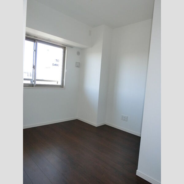 キッチン (バルコニー側洋室)