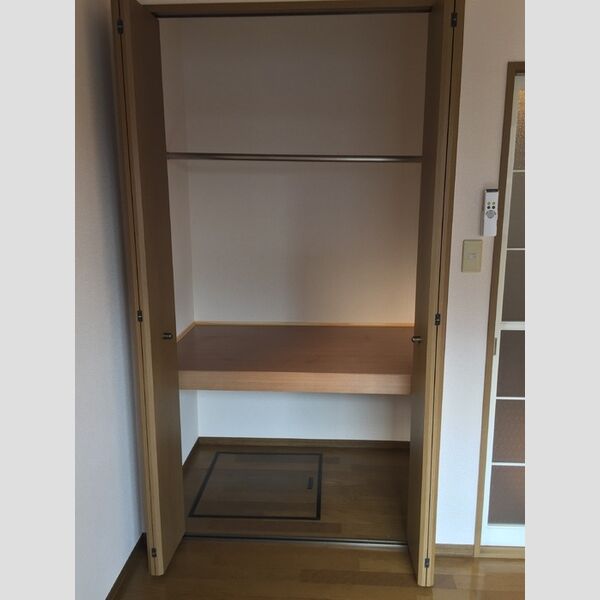 収納 (物入)