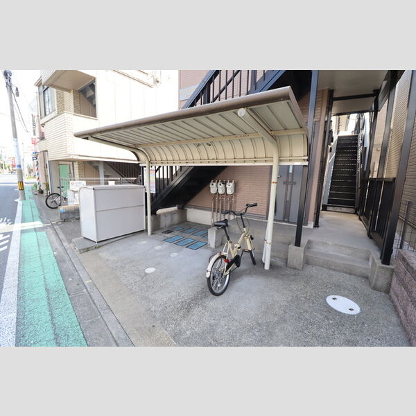 現地周辺 (駐輪場)