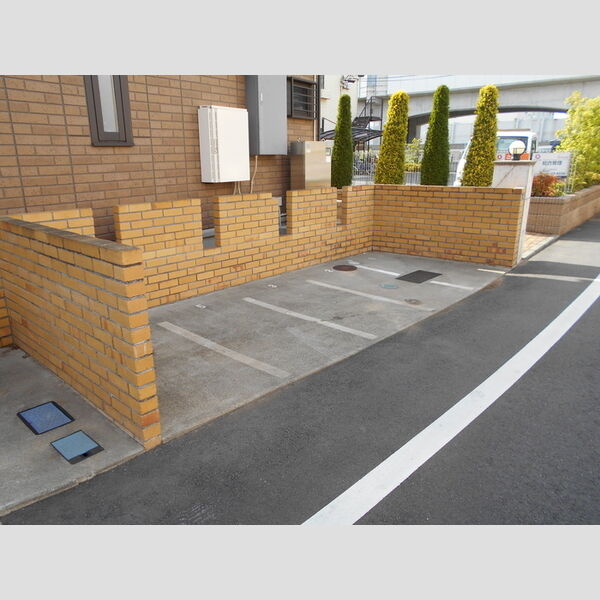 現地周辺 (バイク置き場)