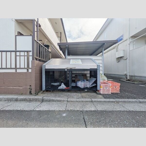 現地周辺 (ごみストッカー)
