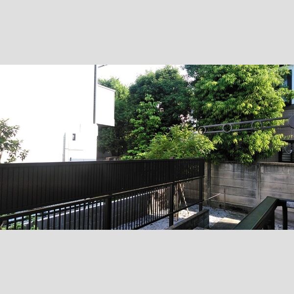 現地周辺 (窓から見える景色)
