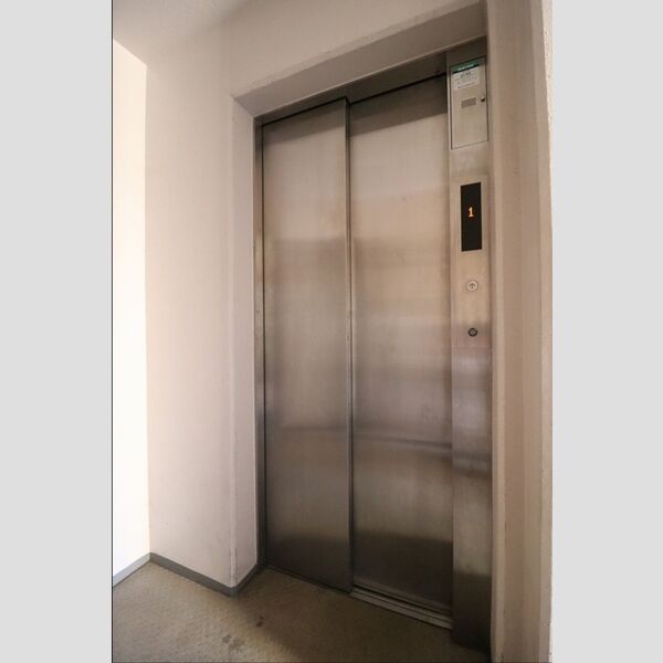 現地周辺 (エレベーター)