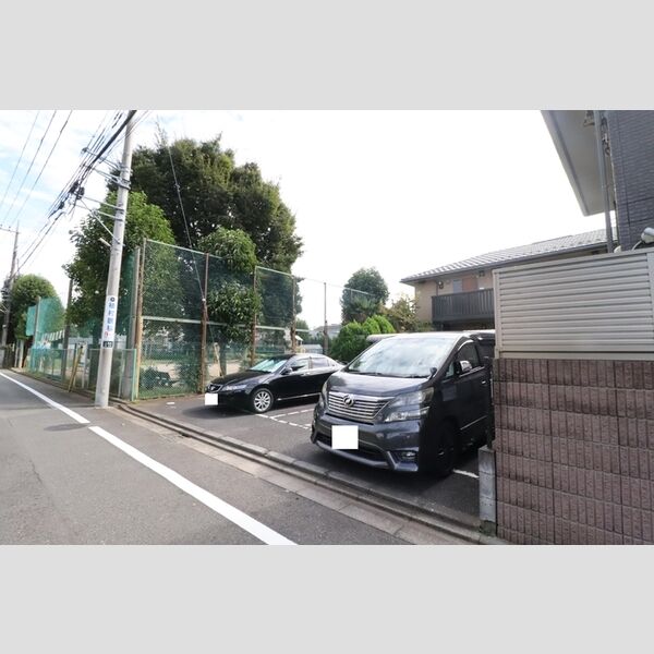 駐車場 (駐車場)