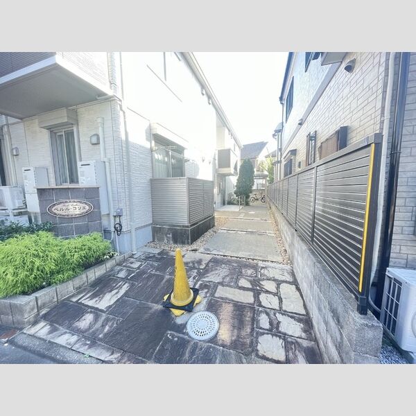 エントランス (エントランス)