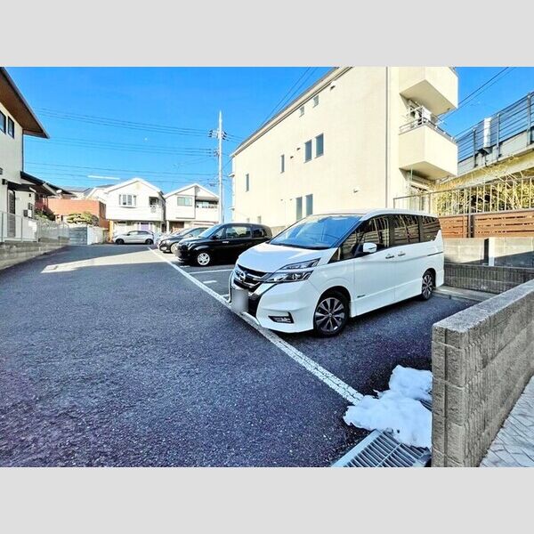 駐車場 (駐車場)