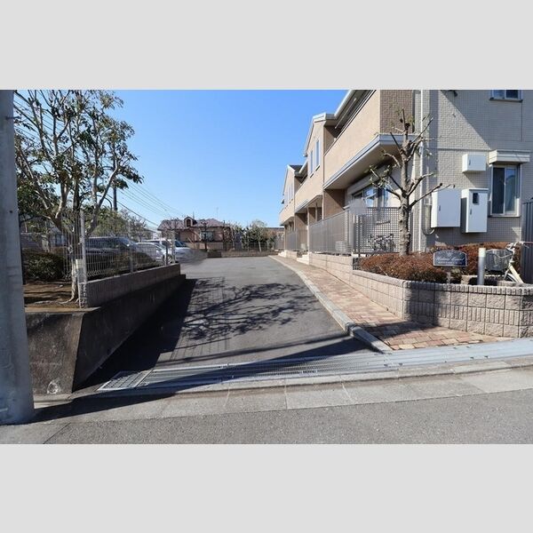 現地周辺 (エントランス)