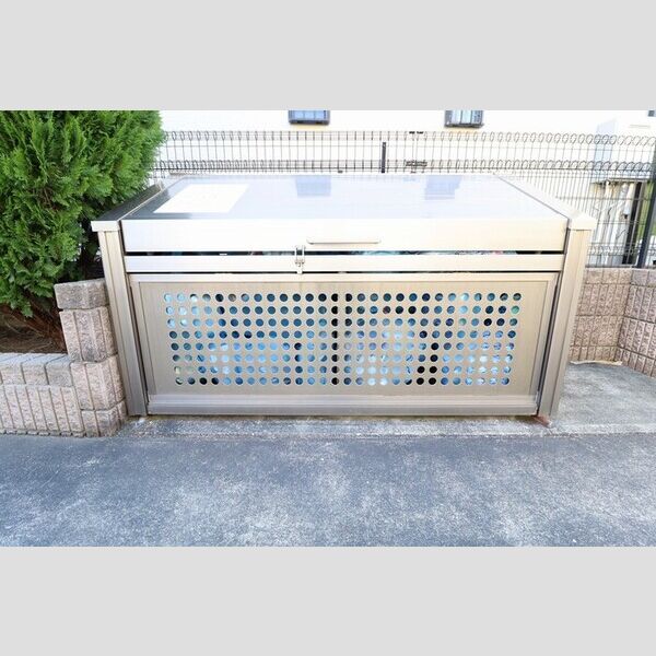 現地周辺 (ゴミ置き場)