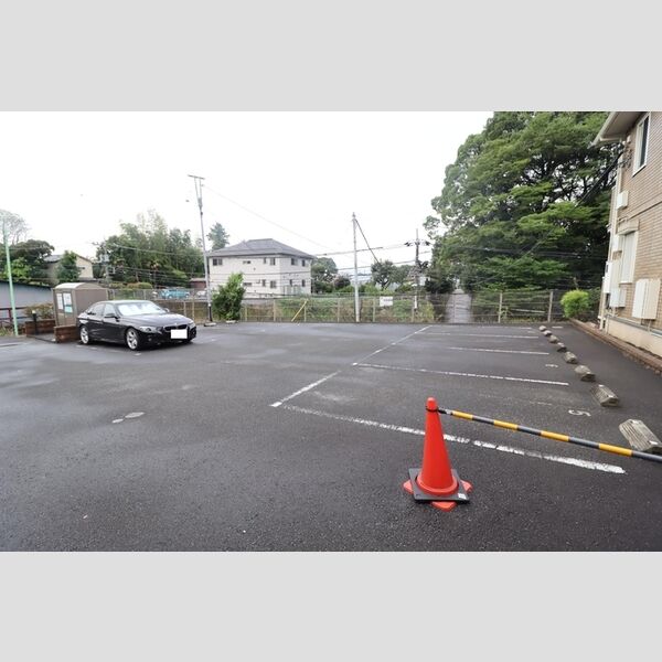駐車場 (駐車場)