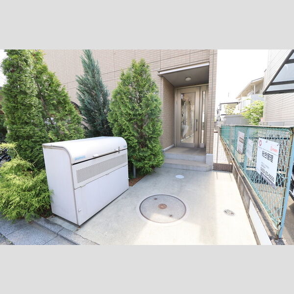 エントランス (エントランス)