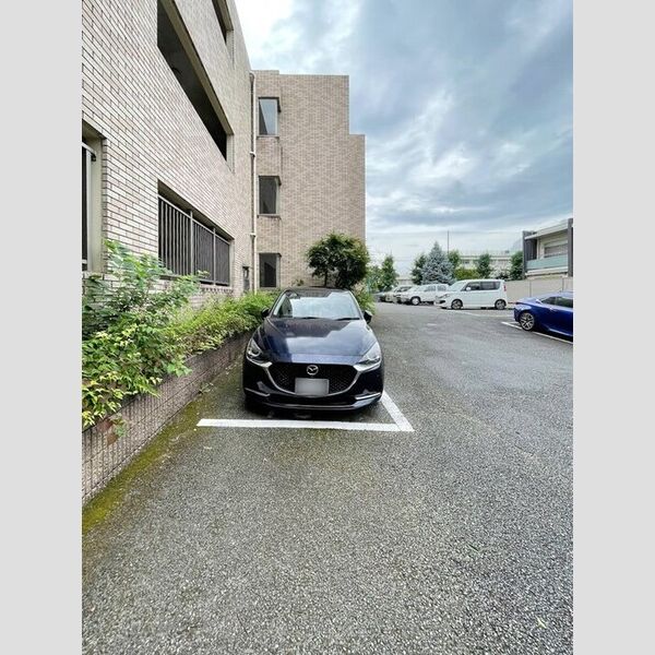 駐車場 (駐車場4)