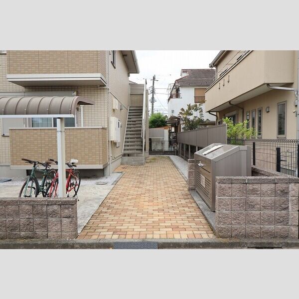 エントランス (エントランス)