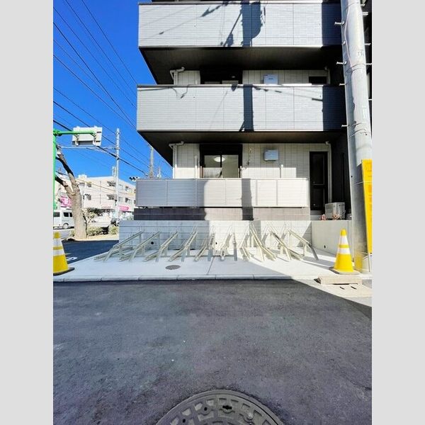 現地周辺 (駐輪場)