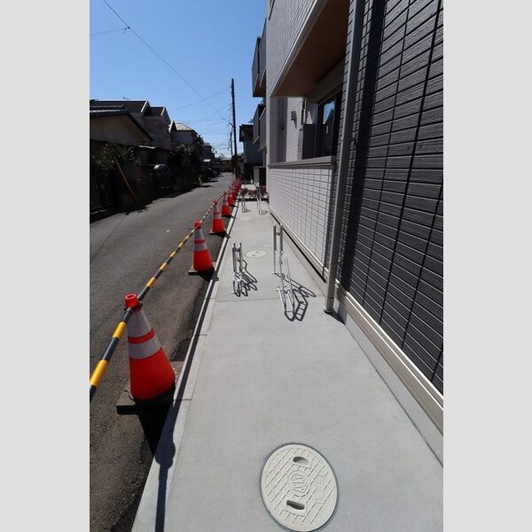 現地周辺 (駐輪場)