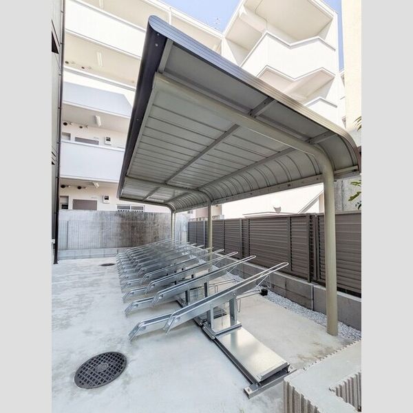 現地周辺 (駐輪場)