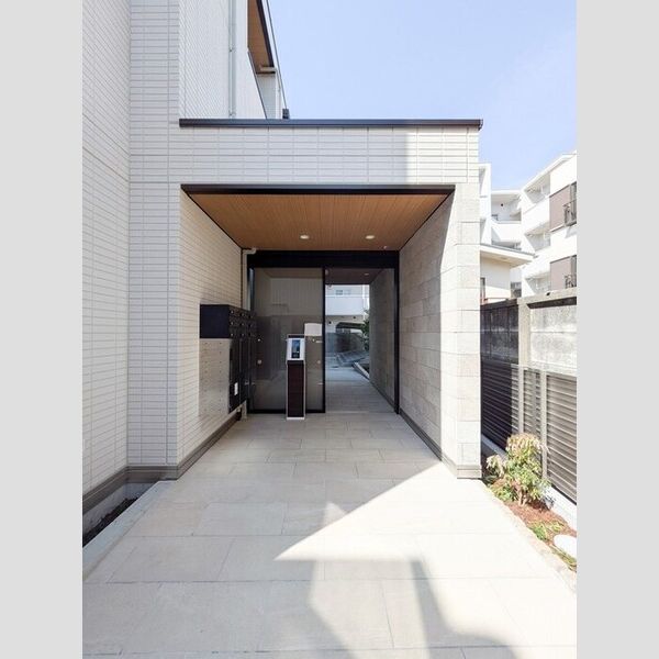 エントランス (エントランス)